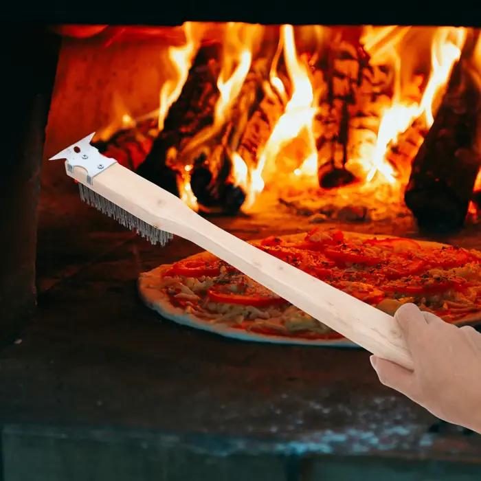 Brosse à pizza en acier inoxydable avec raclette, manche amovible et poignée en bois, idéale pour fo