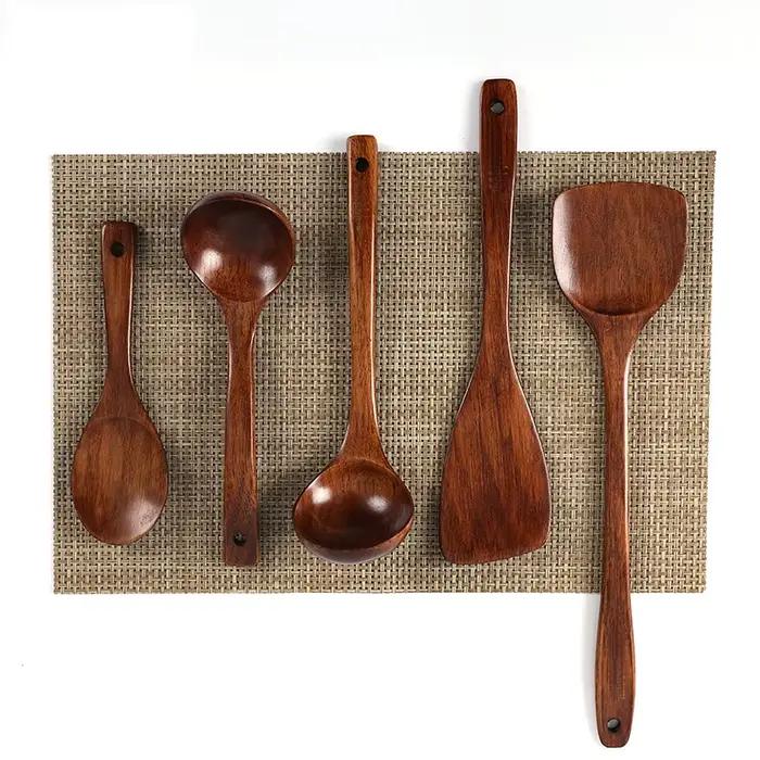 Ensemble d'ustensiles de cuisine : spatule de cuisson, spatule pour casserole, spatule en bois, cuil