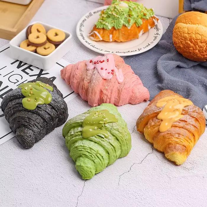 1 pièces rebond lent judicieux pain pétrissage simulation croissants pop bouffées modèle alimentaire accessoires de tir ornements de fenêtre