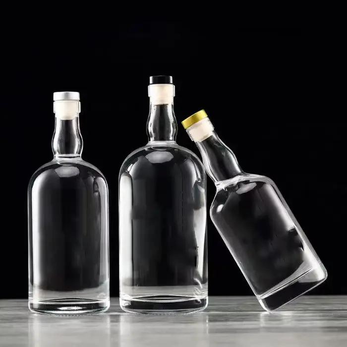 Bouteilles en verre vides pour spiritueux (vodka, gin) 500ml, 750ml, 1 litre avec bouchon en liège pour liqueurs - Vente en gros