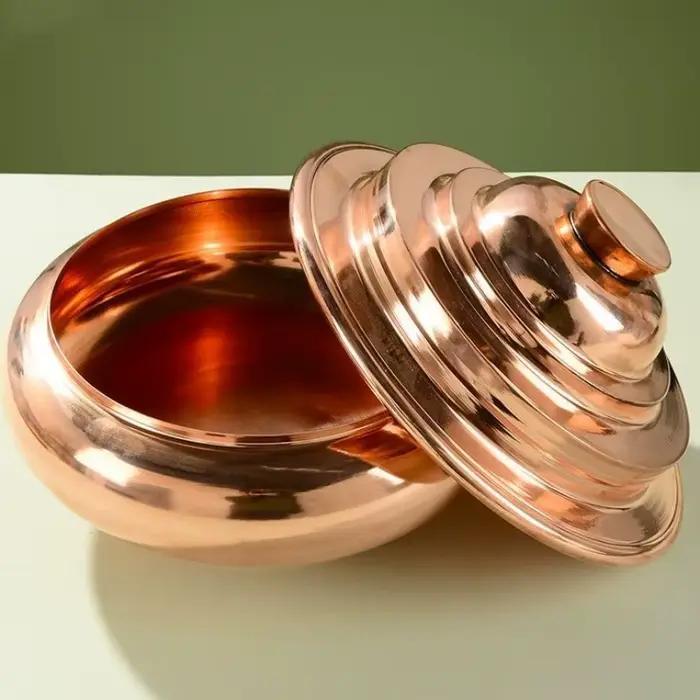 Boîte de riz de stockage bouddhiste artisanales en cuivre rouge pour votre bien-être spirituel et votre décoration d'intérieur occasions spéciales et cadeaux de luxe