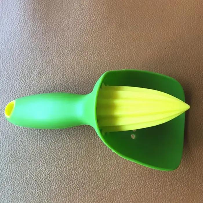 Lot de 2 accessoires de cuisine pour fruits, outil de cuisine, presse-agrumes manuel portable, presse-citron en plastique
