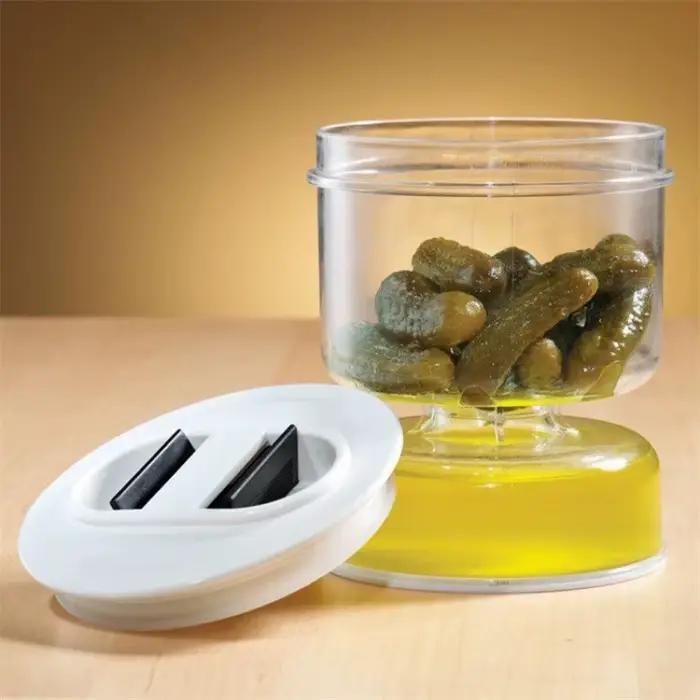 Pot de cornichons, distributeur sec et humide