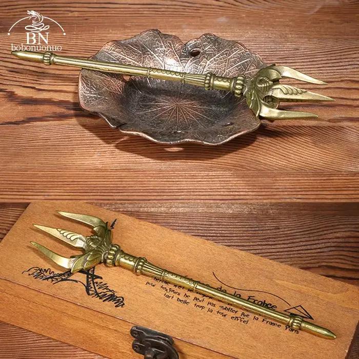 Couteau à thé Trident en cuivre figurine miniature en laiton vintage décorations de mythologie grecque accessoire d'arme de Poseidon pour collectionneurs et amoureux de la culture grecque