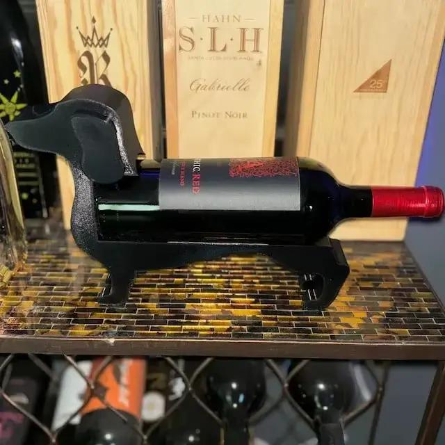 Adorable porte-bouteille de vin teckel – Pièce décorative parfaite pour les amateurs de vin