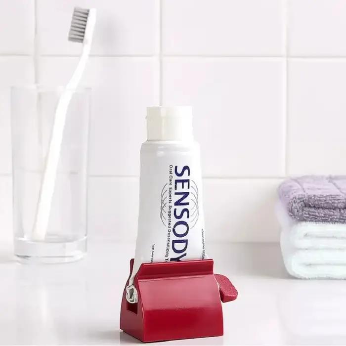 Presse-dentifrice roulant – Un moyen facile et hygiénique pour distribuer la dentifrice!