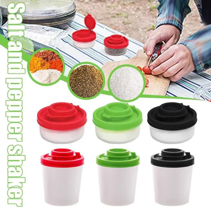 Mini pot d'assaisonnement portable en plastique de haute qualité pour sel et poivre, idéal pour le camping et les activités en plein air, disponible en plusieurs couleurs