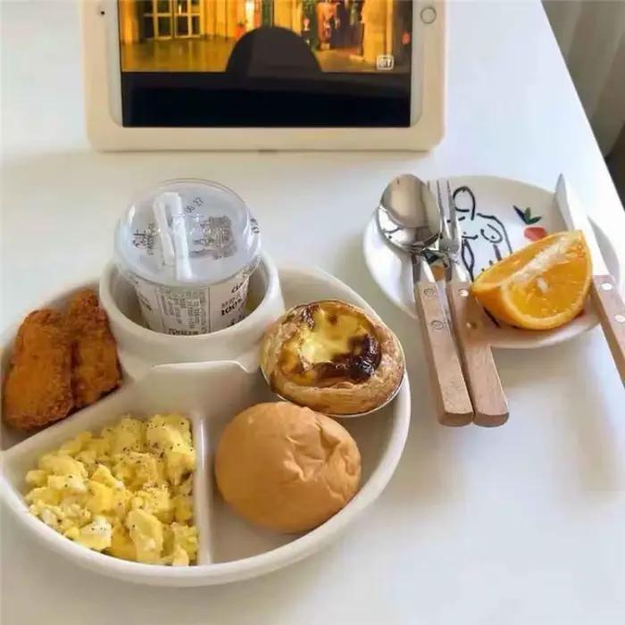 Assiette divisée pour petit déjeuner de 21cm