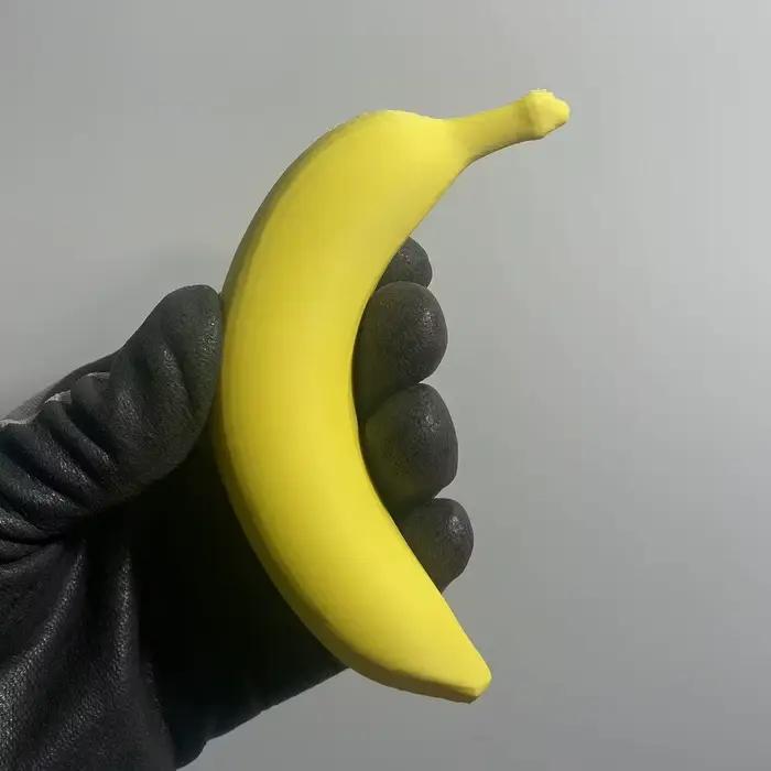 Impression 3D - Un autocollant de réfrigérateur en forme de banane. Donnez instantanément à votre réfrigérateur une touche artistique. Simple, pratique, élégant et raffiné