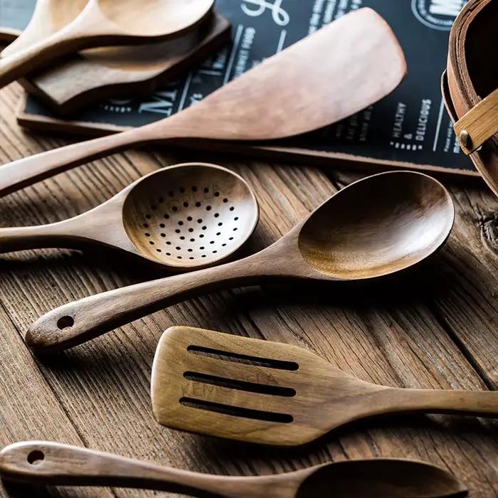 Cuillères en bois pour la cuisine