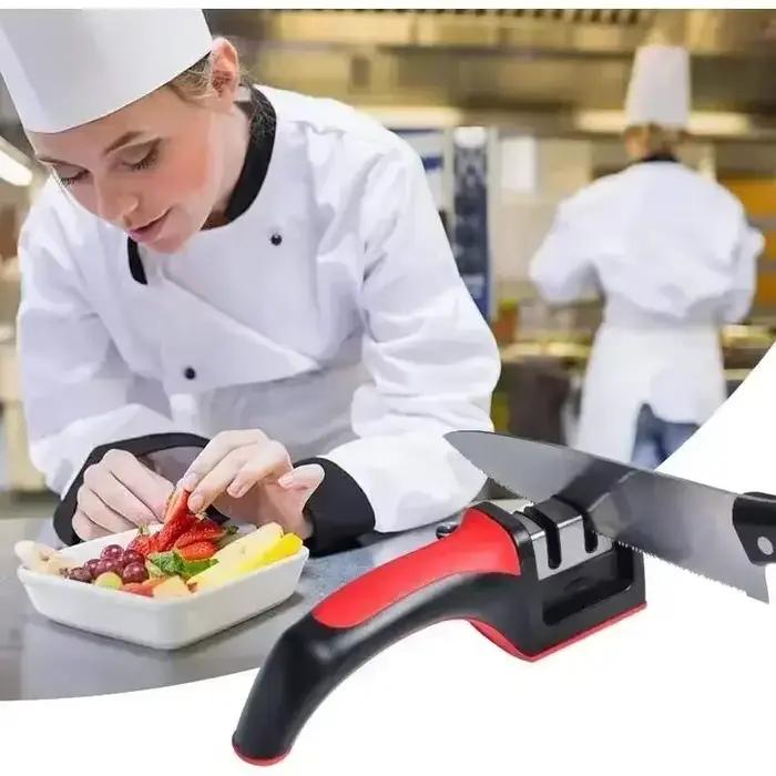 Aiguiseur de couteaux multifonction trois-en-un avec base antidérapante pour couteaux de cuisine céramique aluminium allié eco-friendly pour cuisine efficace et sûre