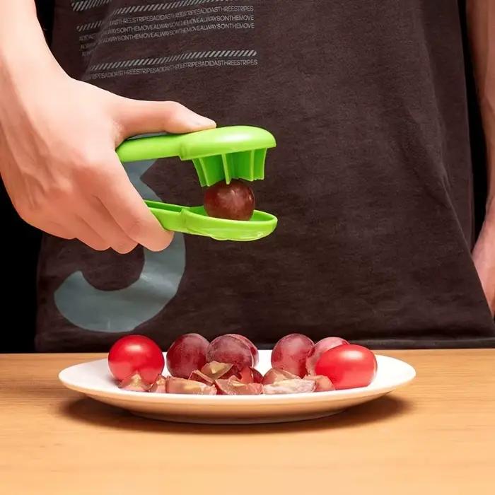 Trancheuse de fruits manuelle sûre et facile-coupeur multifonctionnel de baies et de raisin, outil de préparation de cuisine adapté aux enfants