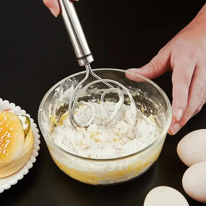 Fouet à pain et pâte danoise