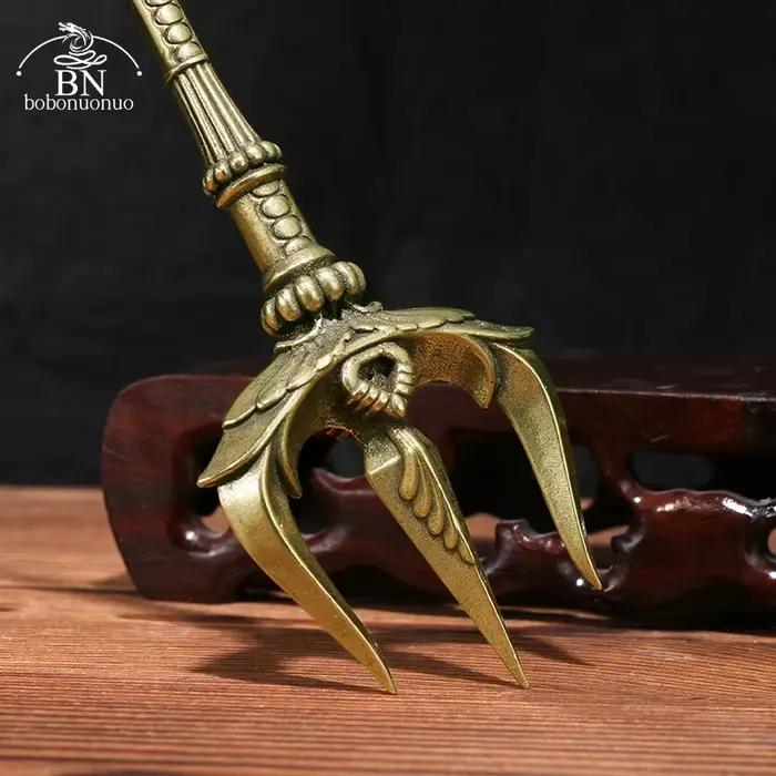 Couteau à thé Trident en cuivre figurine miniature en laiton vintage décorations de mythologie grecque accessoire d'arme de Poseidon pour collectionneurs et amoureux de la culture grecque