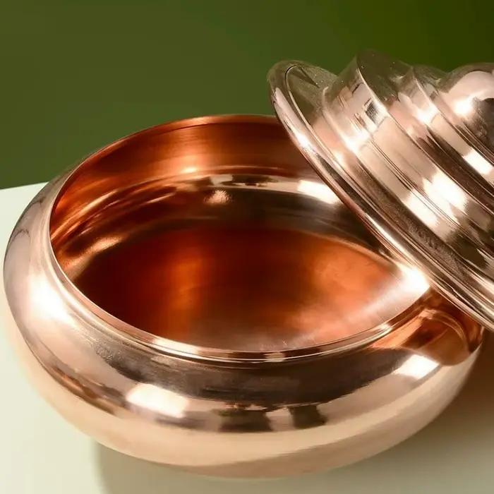 Boîte de riz de stockage bouddhiste artisanales en cuivre rouge pour votre bien-être spirituel et votre décoration d'intérieur occasions spéciales et cadeaux de luxe