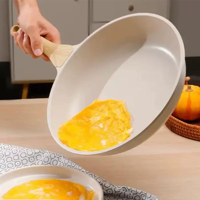 Wok antiadhésif en céramique pour steak et crêpes occasion spéciale cuisine écolo et design moderne