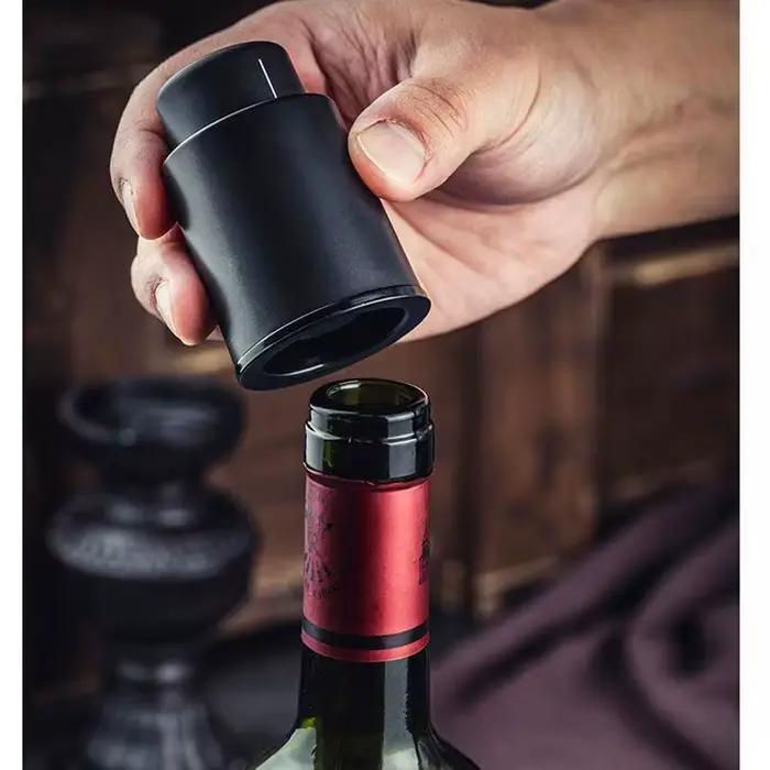 Bouchon de bouteille de vin noir sous vide