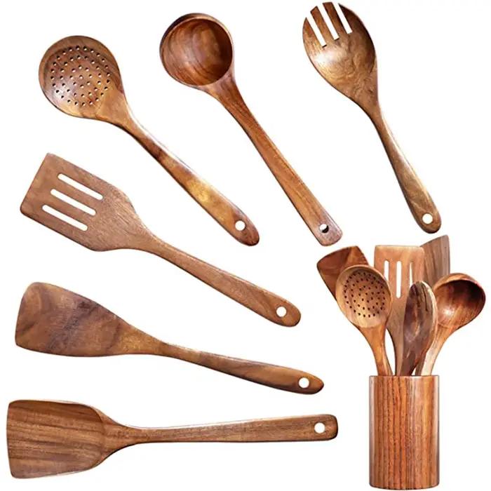 Ensemble d'ustensiles de cuisine en bois