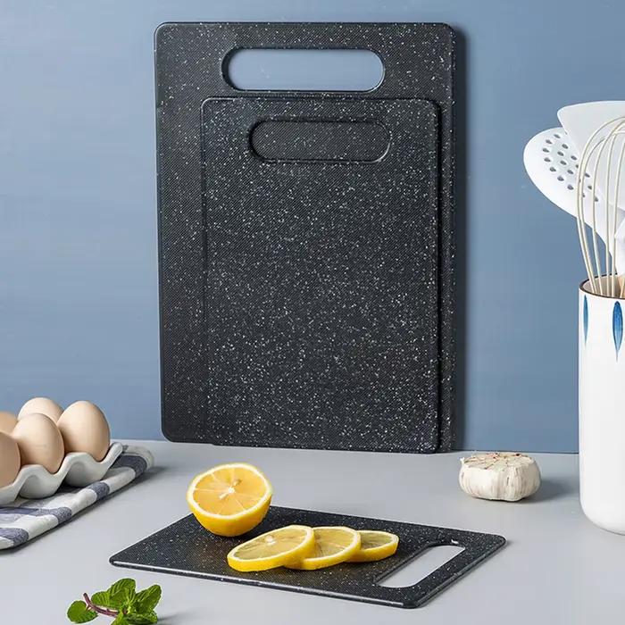 Planche à découper carrée en plastique pour usage domestique