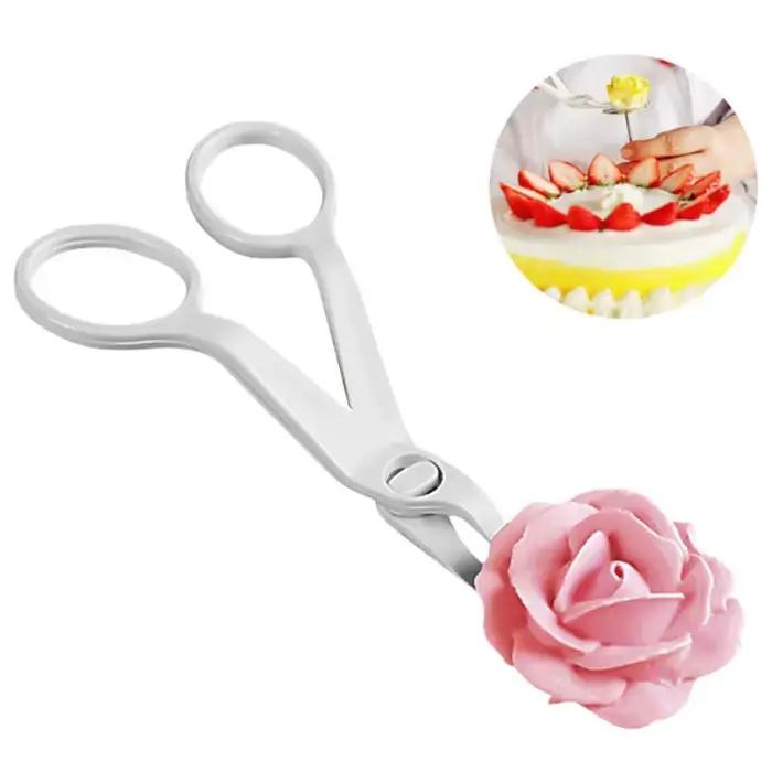 Buse de glaçage spectaculaire + ciseaux à fleurs + gâteau à la crème