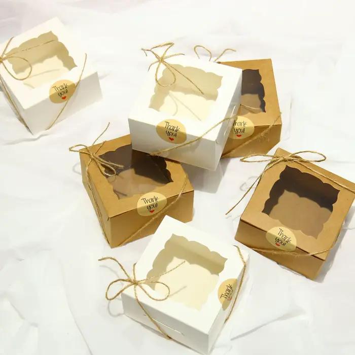 Boîtes à gâteaux blanches avec fenêtre, boîte à gâteaux en carton carré, fournitures de décoration de gâteaux, cadeau mis en œuvre, 10x10x6cm, 50 pièces