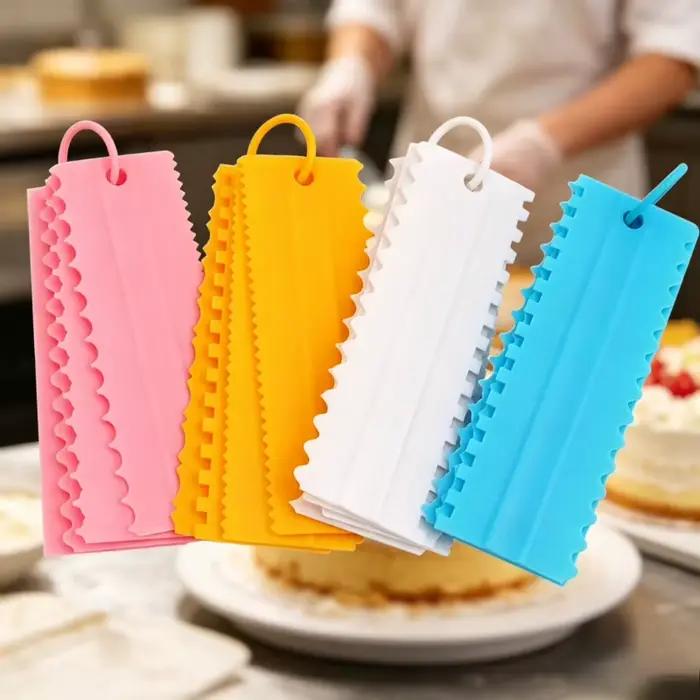 Lot de 4 peignes à crème en PP, spatules à glaçage, grattoirs à crème, outils de pâtisserie DIY, accessoires de boulangerie, peigne de décoration de gâteaux