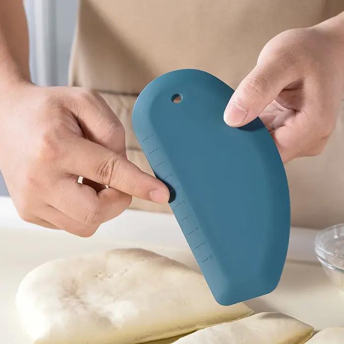 Grattoir à pâte coupe-pâte grattoir de banc grattoirs à pâte grattoirs alimentaires polyvalents pour pâte, gâteau, pain