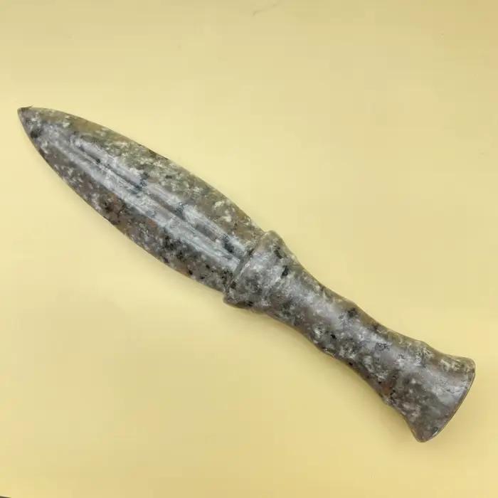 Couteau mystique unique en pierre Yooperlite