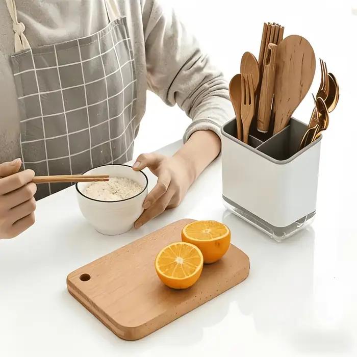 Boîte de rangement pour baguettes et vaisselle domestique. Fond avec bac de vidange. Cage de rangement multifonctionnelle. Stockage de fournitures de cuisine