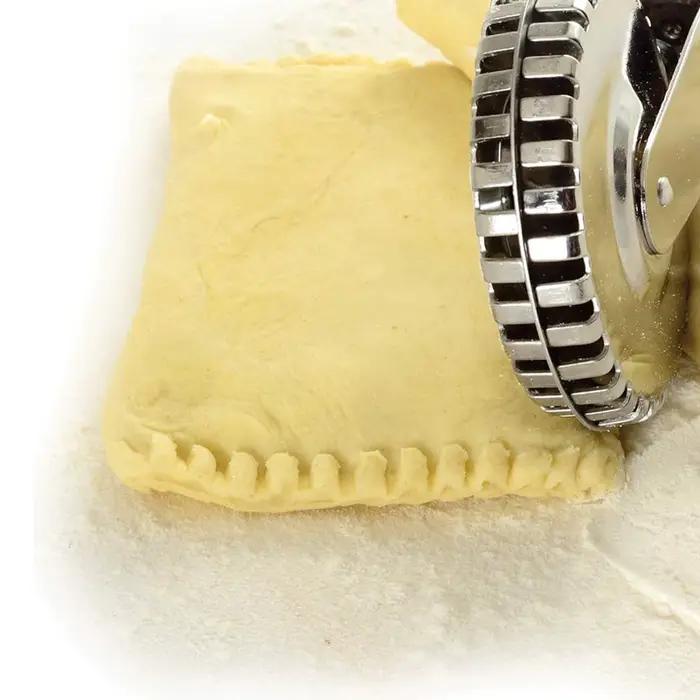 Couteau de gaufrage de scellage de bord de rouleau de pâtisserie d'acier inoxydable, couteau de coupe de dentelle roulant double face fantaisie de boulette de remplissage de tarte
