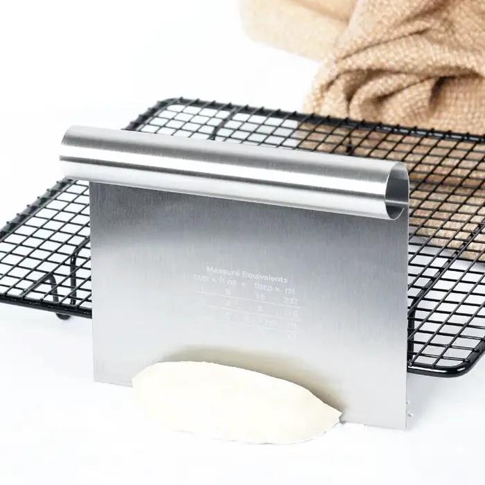 Grattoir à gâteau échelle en acier inoxydable