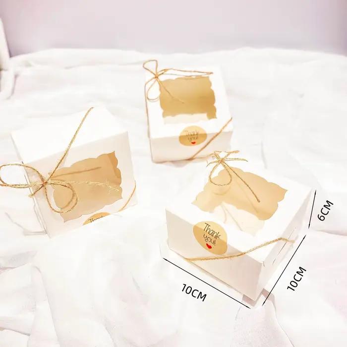 Boîtes à gâteaux blanches avec fenêtre, boîte à gâteaux en carton carré, fournitures de décoration de gâteaux, cadeau mis en œuvre, 10x10x6cm, 50 pièces