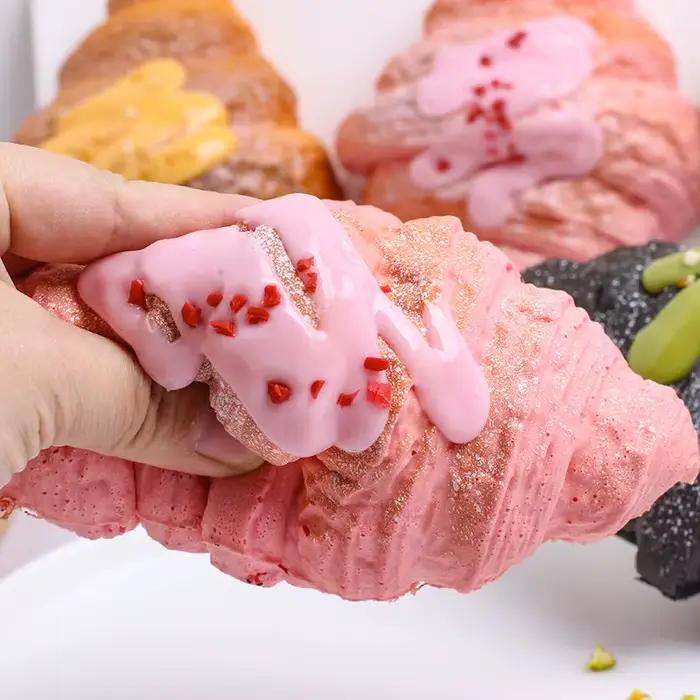 1 pièces rebond lent judicieux pain pétrissage simulation croissants pop bouffées modèle alimentaire accessoires de tir ornements de fenêtre