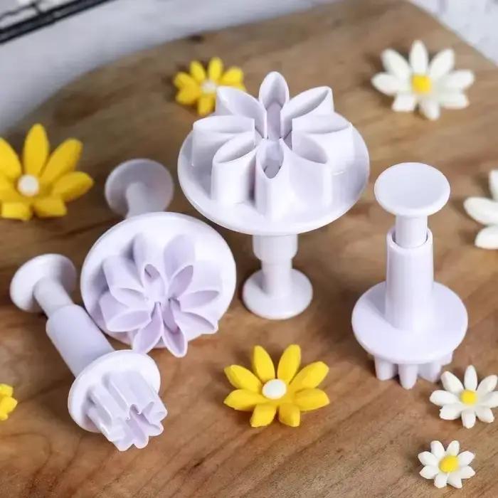 Emporte-pièce en forme de fleur de prunier pour décoration de gâteau, moule à strass, outils de cuisine, 4 à 8 pièces