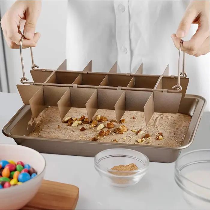 18 moules carrés prédécoupés pour brownies