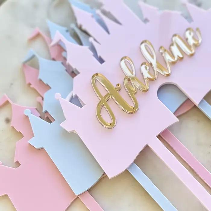 Décorations de gâteaux personnalisées en acrylique |   Décorations de gâteau personnalisées en forme de château de princesse |   Inserts en acrylique pour gâteaux |   Plusieurs options de couleurs