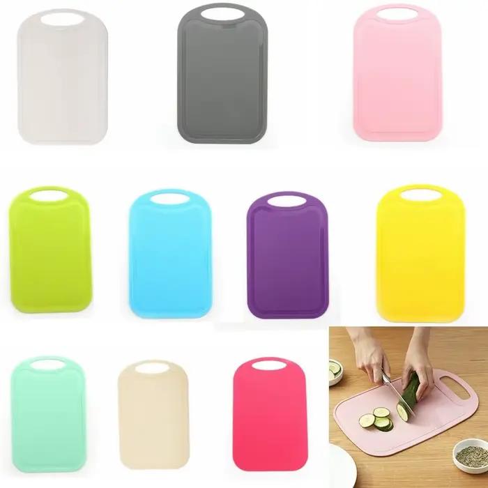 Planche à découper en plastique multicolore avec poignée antidérapante pour cuisine occasions spéciales femmes