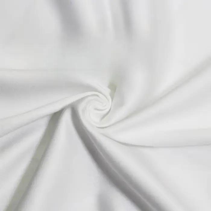 Chiffon de nettoyage pour essuyer les verres à vin rouge