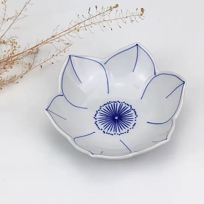 Bols en forme de fleur de style japonais