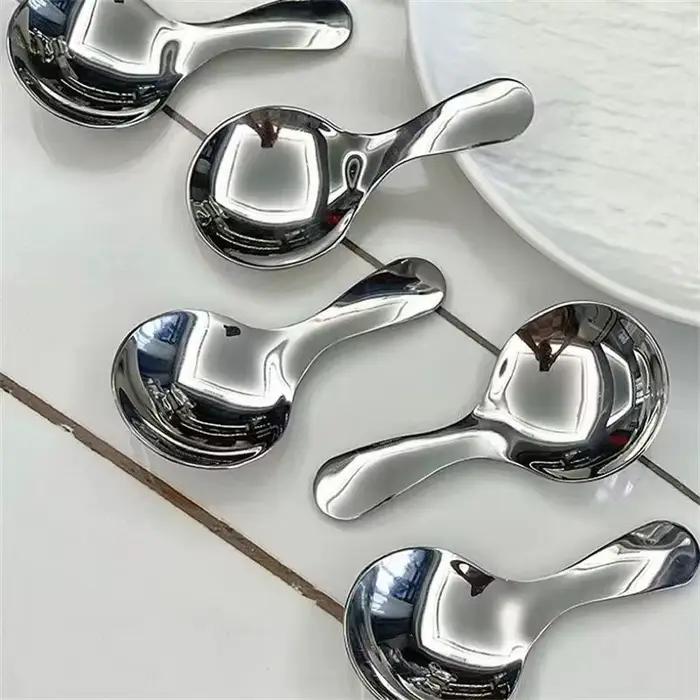 Une paire de couverts cuillère fourchette en acier inoxydable, inoffensif, cuillère ronde à manche court pliable, Portable, Dessert Bento voyage camping en plein air