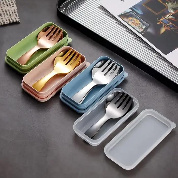 Une paire de couverts cuillère fourchette en acier inoxydable, ensemble pliable Portable Dessert Bento voyage camping en plein air inoffensif cuillère ronde à manche court