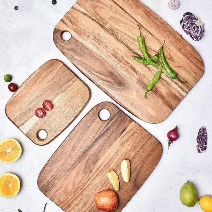 Planche à découper en bois d'acacia