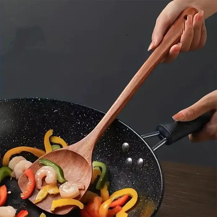 Spatule domestique en bois
