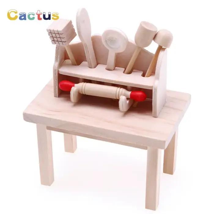 Mini couteaux et fourchette ensemble en bois et métal pour maison de poupées avec thèmes variés pour collection et décoration fantaisie et science-fiction animaux et nature transports professions sports musique