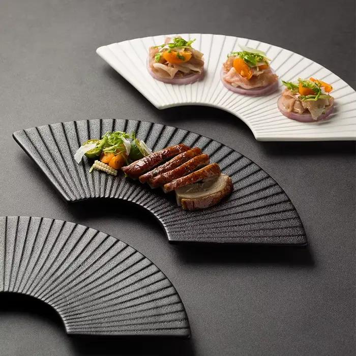Fan-shaped striped plate
