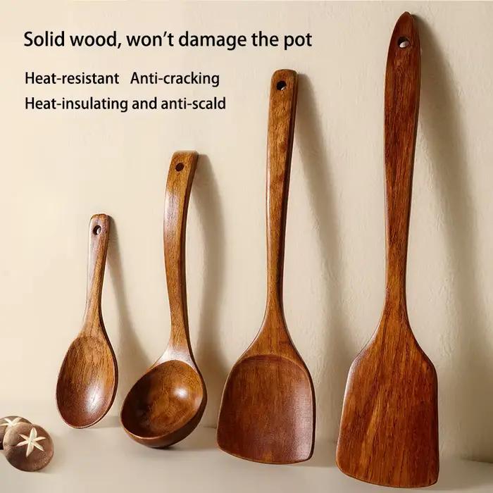 Ensemble d'ustensiles de cuisine : spatule de cuisson