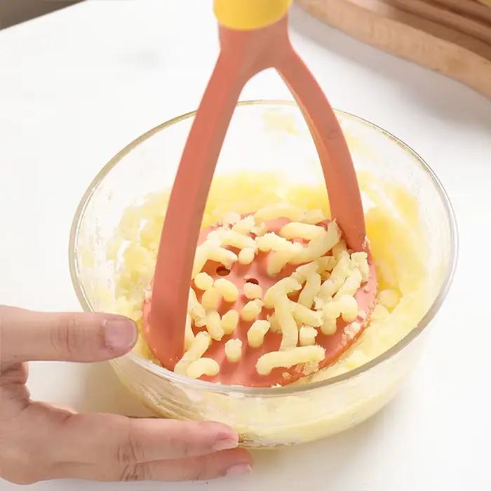 Presse-purée de pommes de terre pressées en PP