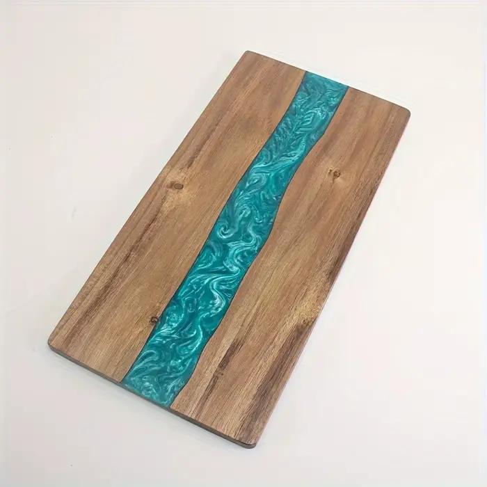 Planche à charcuterie en résine époxy motif rivière bleue pour pain