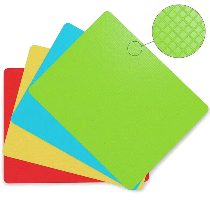 Tapis de découpe en plastique souple, tapis colorés avec icônes alimentaires, dos antidérapant, lot de 4 planches à découper pour viande et légumes