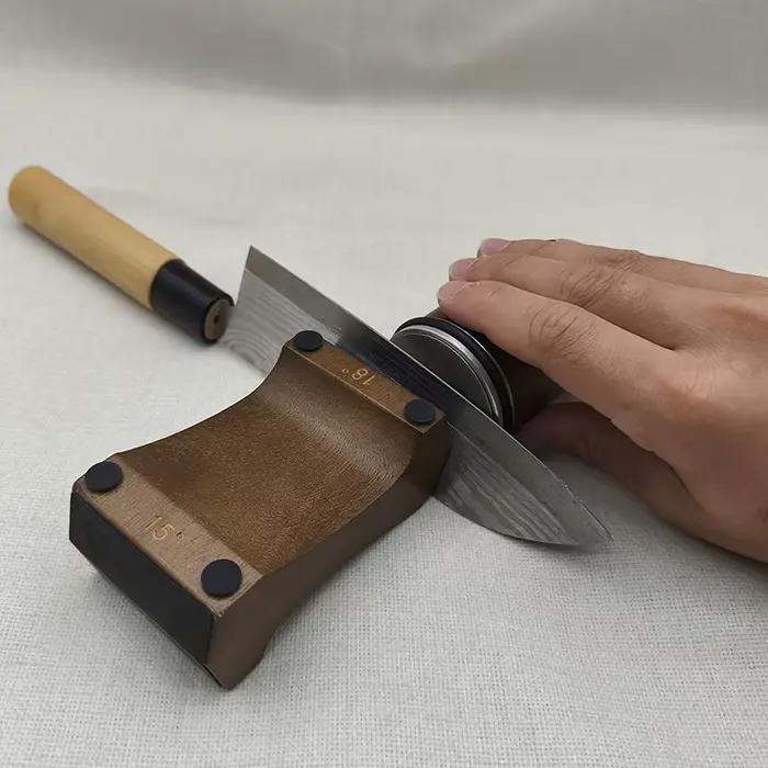 Affûteur de couteaux roulant